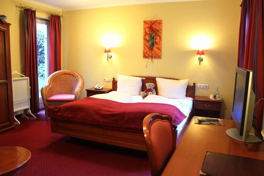 Hotel Garni Wiestor Uberlingen Oda fotoğraf